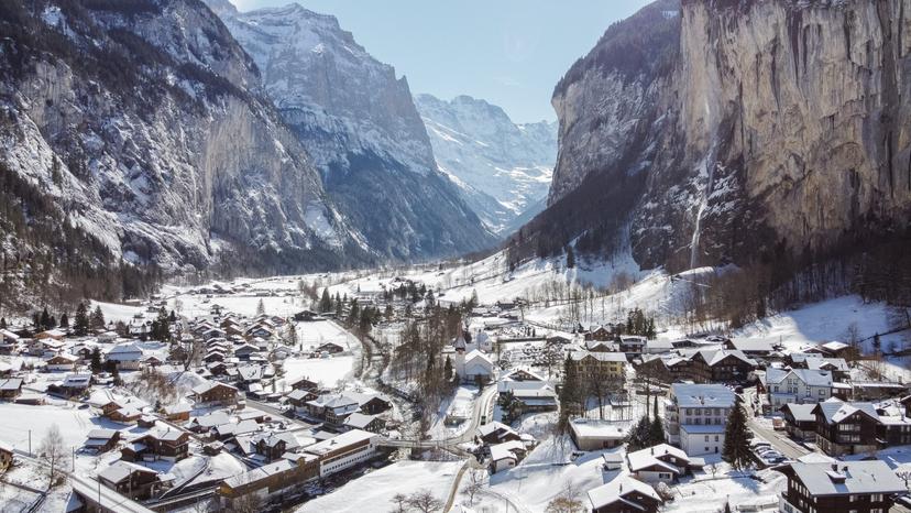 Lauterbrunnen ski resort town