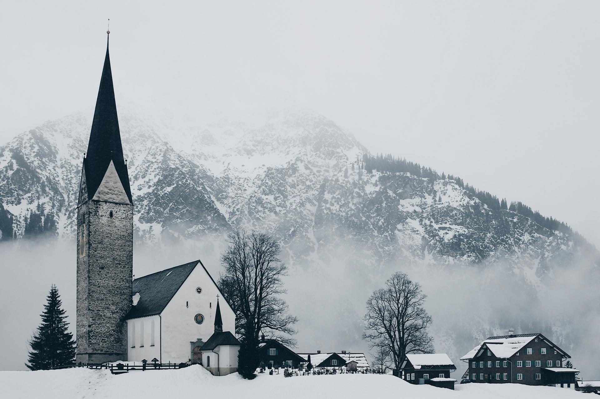 Kleinwalstertal-mittelberg-ski-resort-church